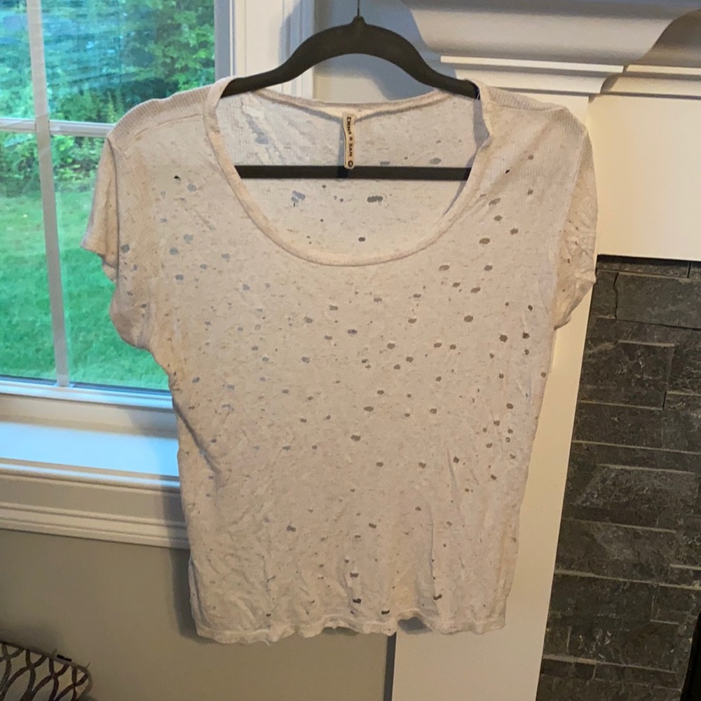 Cropped distressed Tee shirt